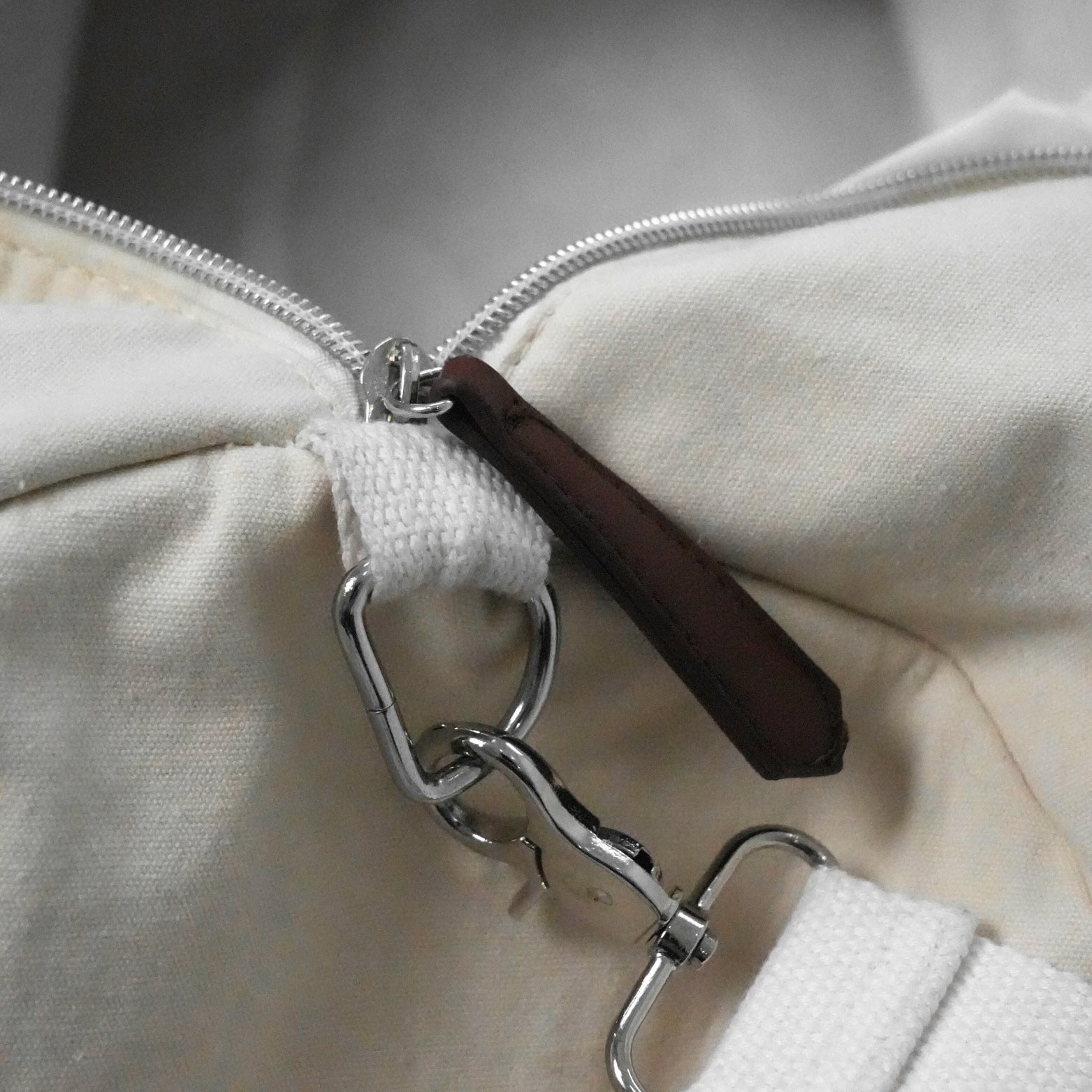 Mirrorless Duffle Bag
