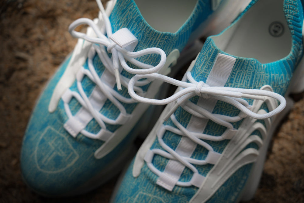Psalm 23s Quiet Waters colorway lacing detail